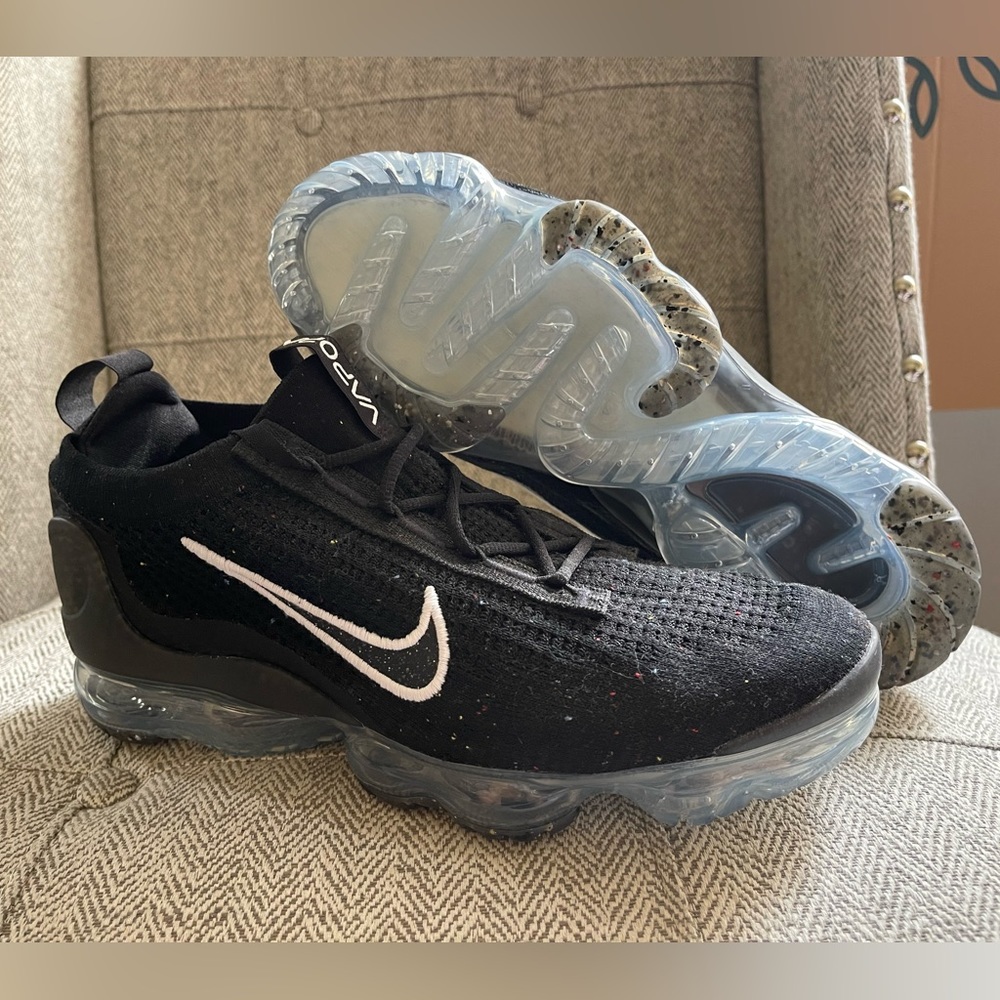 Nike Air VaporMax 2021 Flyknit DC4112-002 Black Women's Sneakers Size 12